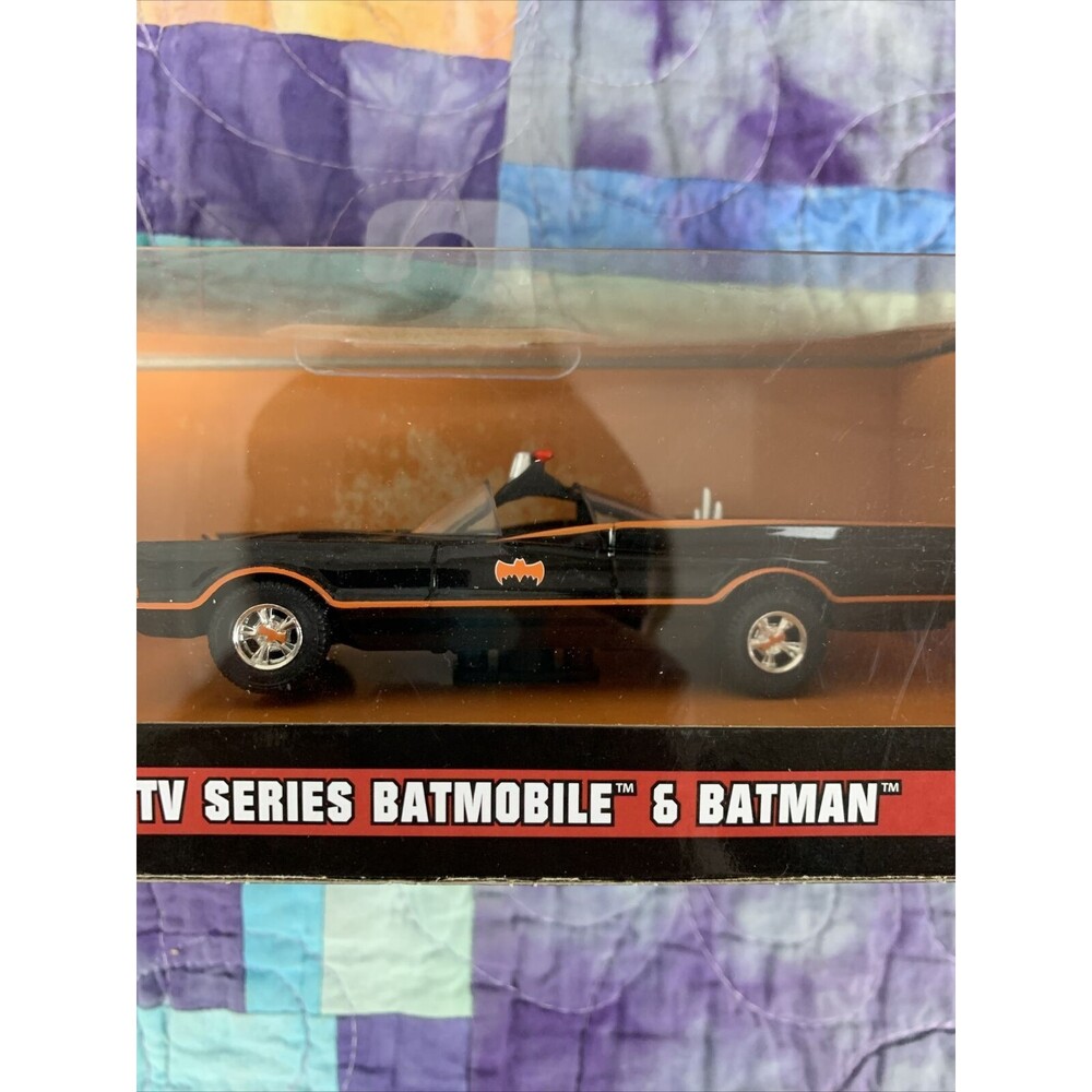 NEW Jada Toys 31703 Batman Classic 1966 TV BATMOBILE 1:32 Scale Vehicle & Figure - Picture 4 of 7